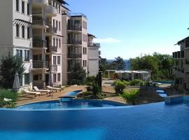 Beautiful 1st-Line Seaview Private Appartement in The Cliff resort, хотелски комплекс в Обзор