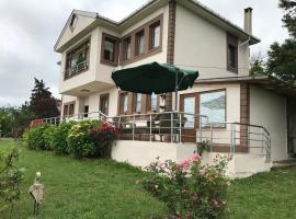 Sea & Nature Villa Hisar, villa i Trabzon