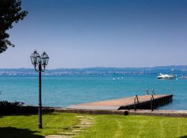 Sirmio Apartments - Primavera Stay, hotell i Sirmione