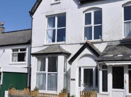 Gordon House B & B, cheap hotel in Tintagel