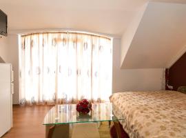 Guest Rooms Tivona, hotell i Pazardzhik