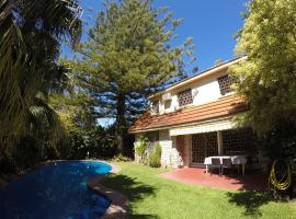 Deaf twins bed/breakfast, hotel en San Isidro