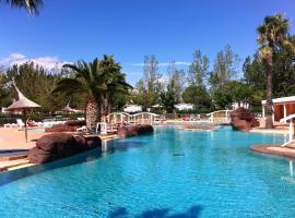 Vias-Plage Camping Les Salisses Quality Holidays, hotel sa Vias