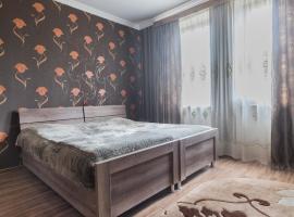 Strawberry, hotel with parking in Borjomi