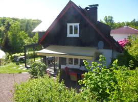 Panoramaferienhaus Sorpesee, atostogų namelis mieste Zundernas