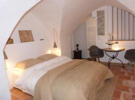 le tilleul, Bed & Breakfast in Villevieille