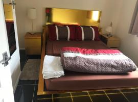 Waltham Abbey Private Property, hotel with parking in Waltham Abbey