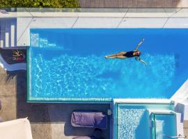 Micra Anglia Boutique Hotel & Spa, hotel u gradu 'Andros'