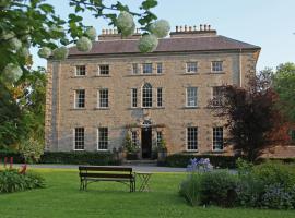 Coopershill House, hotel cerca de Ballindoon Friary, Riverstown