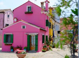 Night Galleria holiday home - bed & art in Burano - the pink house, hotelli kohteessa Burano