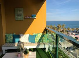 Luxury Apartment Bajondillo Beachfront, golf hotel in Torremolinos