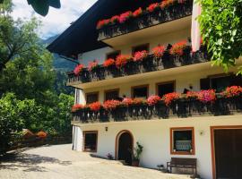 Tannerhof Bed & Breakfast, budgethotel i Caines