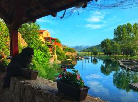 Studio Apartment Cudo Nevidjeno, beach rental in Karuč