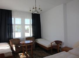 Dom wypoczynkowy Szarotka&Krokus, hotel in Międzyzdroje