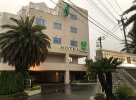 ホテル パイン, hotel v destinaci Shiroi