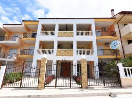 Eleonas Apartments, pet-friendly hotel in Nea Moudania