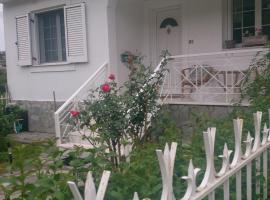 ELENI'S VILLAGE RELAXATION HOME – apartament w mieście Edipsos