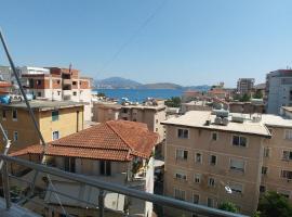 Mona`s Hostel, hostel em Saranda