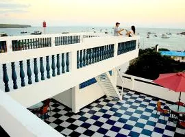 Galapagos Family Vacation 3 bedrooms 7 guests Centrally located and ocean view