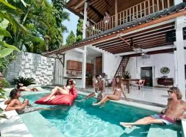 3BR Villa Hari - Minggu Villas Seminyak