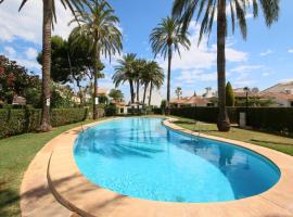 Puerto Azul Casa Doro, casa de muntanya a Dénia