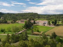 Les Gites du Chateau St Jacques d'Albas, hotelli, jossa on pysäköintimahdollisuus kohteessa Laure-Minervois