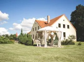 Akmenių Dvaras