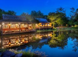 Vana Varin Resort, hotel dengan kolam renang di Hua Hin