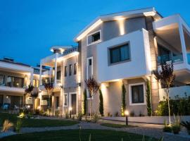 Costa Domus Blue Luxury Apartments, hotel en Nikiti