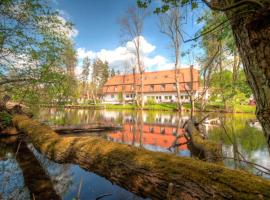 Kompleks Wypoczynkowo-Konferencyjny Mazur-Syrenka, accessible hotel in Krutyń