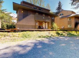 Snowbird Condo #170-D, hotel v destinaci Girdwood