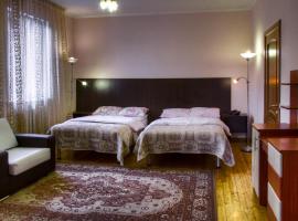 Guest House on Sadovaya, hotell i Almaty