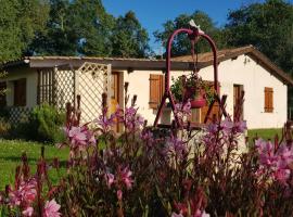 Gîte Ti-Case – hotel w mieście Bussac-Forêt