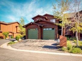 Boulders Hideout, ski resort in Truckee