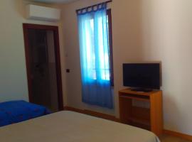 Al terminal, guest house in Somma Lombardo