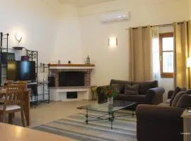 Maisonette House Minos