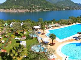 Weekend Glamping Resort, campingplads i San Felice del Benaco