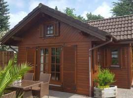Woodhouse Spreewiesen, hotel with parking in Burig