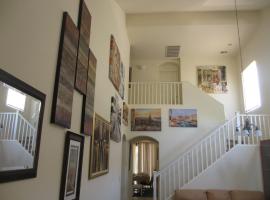 Art Gallery Vacation House, hotel in Gilbert