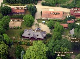 Dwor Trzesniow, farm stay in Trześniów