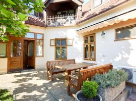 Sarok Vendégház, Hotel in Villány