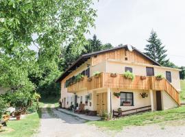 Počitniška hiša Pologar, country house in Tolmin