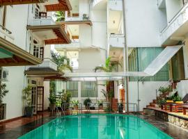 Oak Ray Serene Garden Hotel, hotel in Kandy