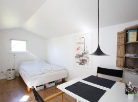 Cozy Guesthouse, beach hotel in Gilleleje