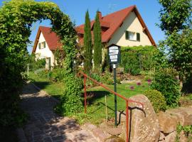 Chambres d'hôtes Gilles Schneider: Husseren-les-Châteaux şehrinde bir Oda ve Kahvaltı