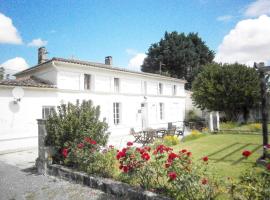 Le Charhido, hotel with parking in Saint-Fort-sur-Gironde
