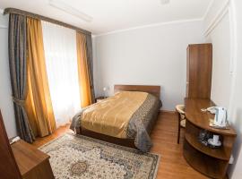 Готельний комплекс центру ділових зустрічей, Hotel in Netishyn