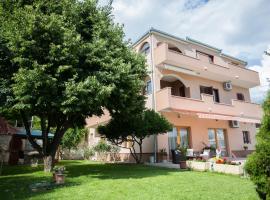 솔린에 위치한 호텔 Losko