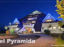 Lázeňský hotel Pyramida, ξενοδοχείο σε Františkovy Lázně