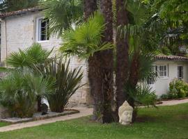Le Petit bois, hotel perto de Rougier Africa International, Niort
